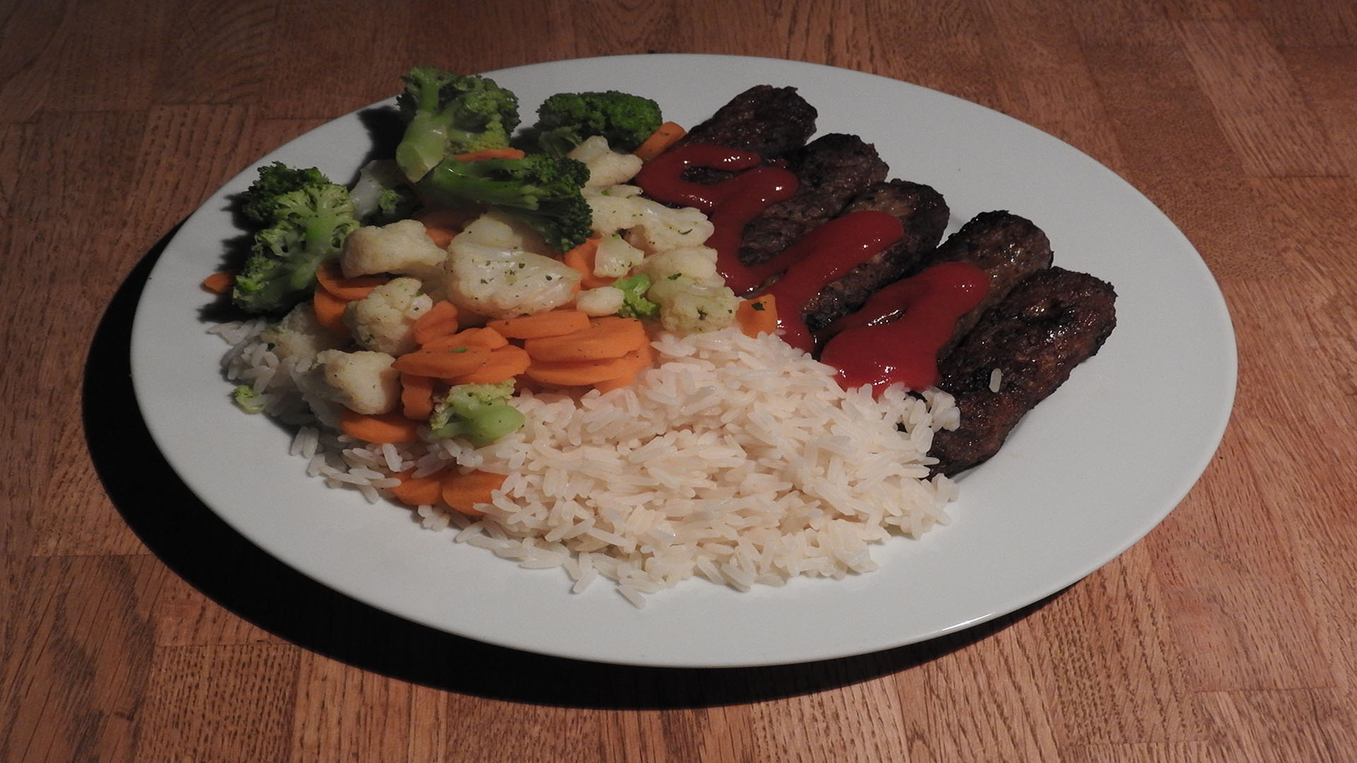 Ćevapčići mit Reis und Kaisergemüse (Rezept mit Bild) auf Kochen-verstehen.de
