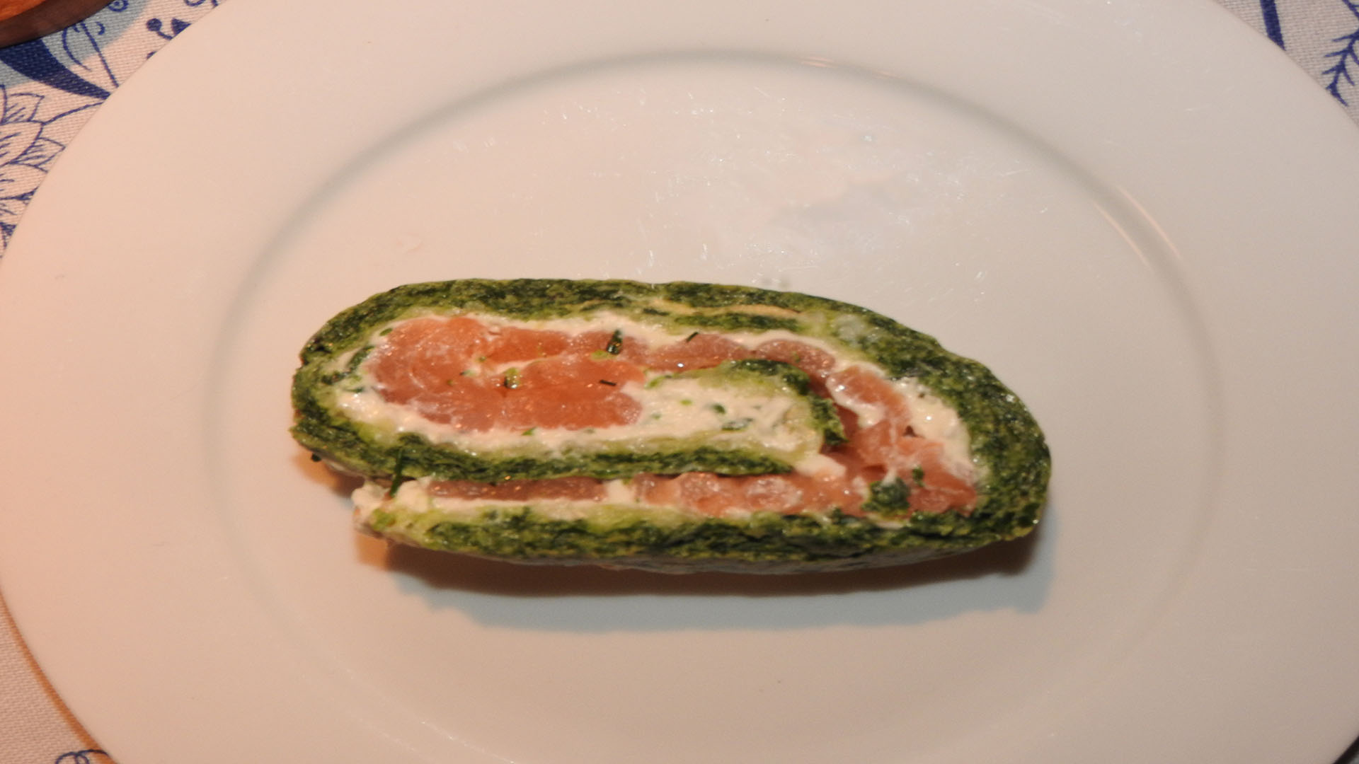 Lachsrolle mit Spinat und Frischkäse auf Kochen-verstehen.de