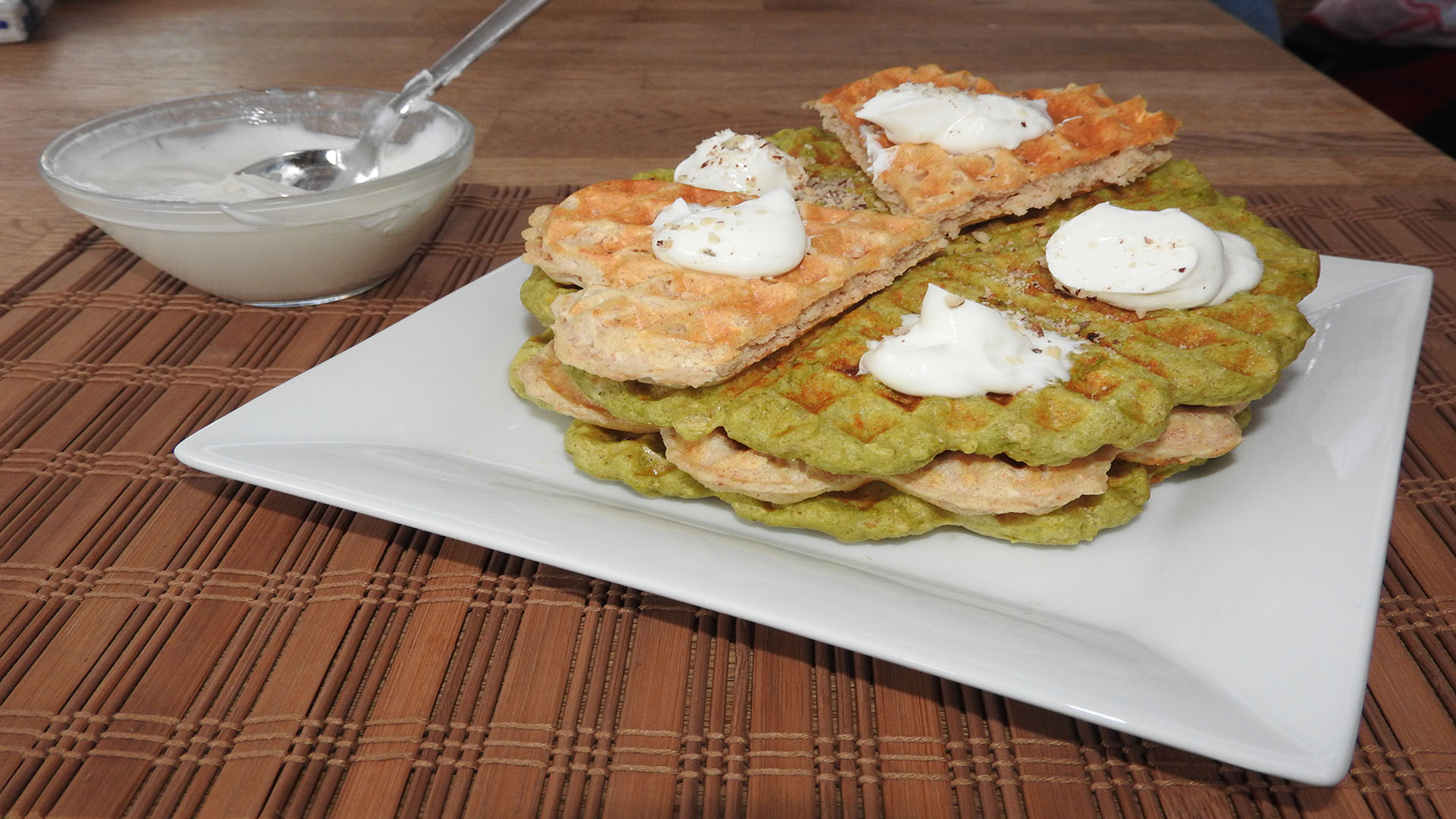 Protein-Waffelkuchen mit Quarkcreme auf Kochen-verstehen.de