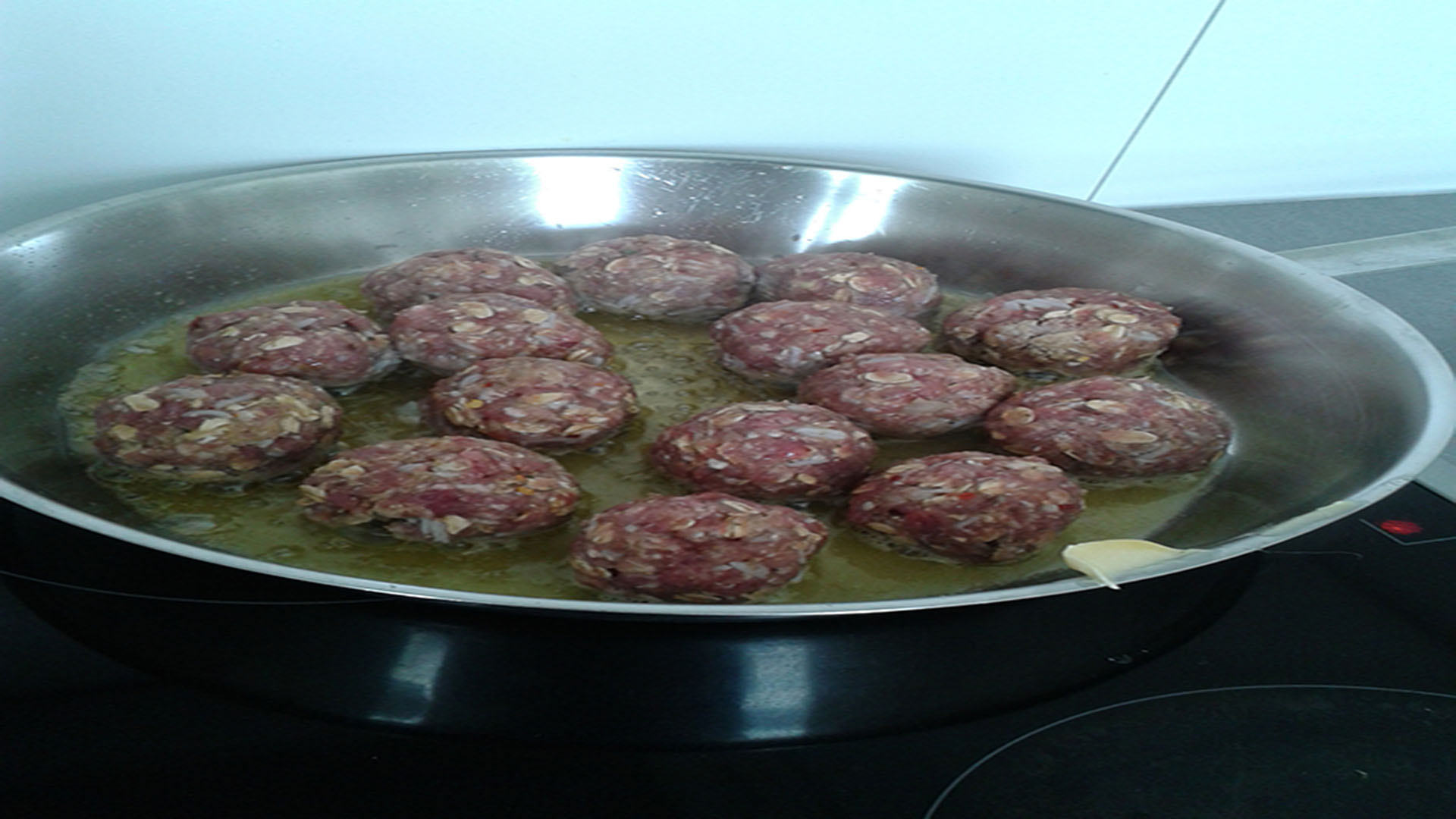 Frikadellen nach Hausfrauenart auf Kochen-verstehen.de