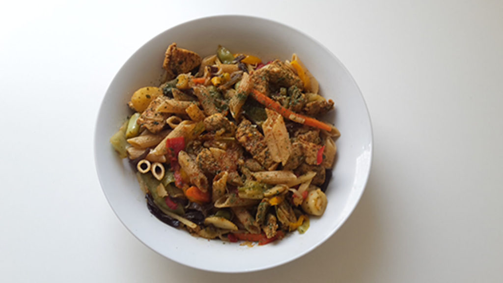 Vollkornnudeln mit Hähnchen und Italienischem Gemüse (Rezept mit Bild ...