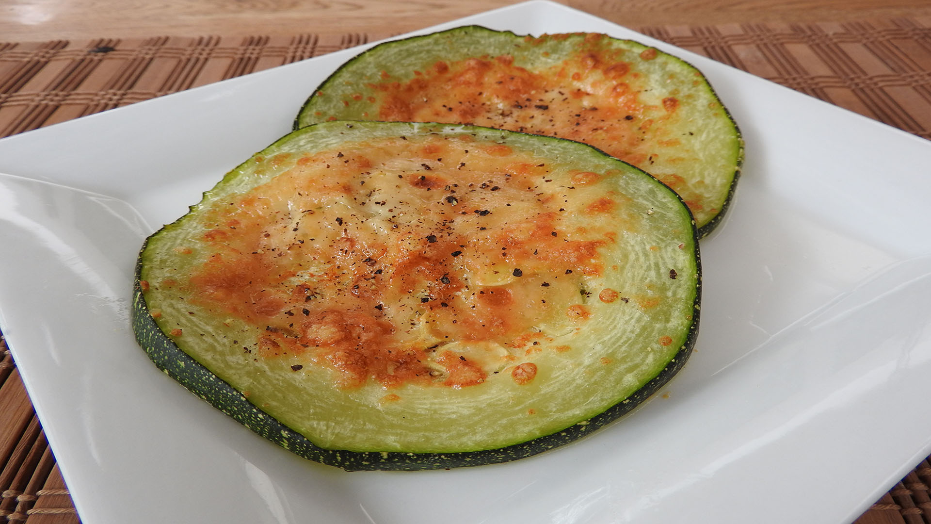 Zucchini mit Käse überbacken (Rezept mit Bild) | Kochen-verstehen.de