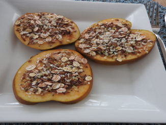 Apfel mit Honig und Sämereien auf Kochen-verstehen.de
