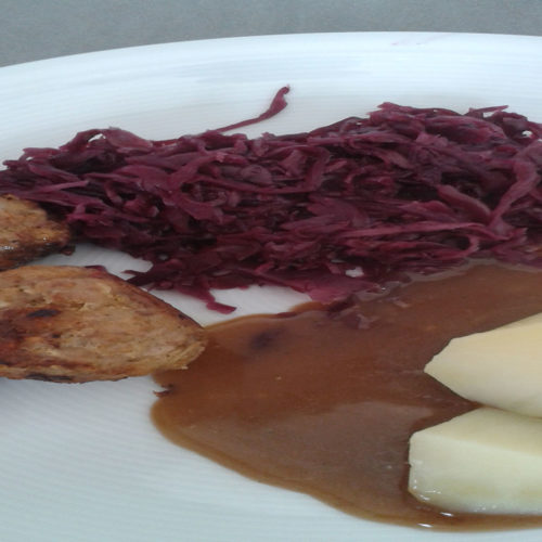 Bouletten mit Rotkohl und Kartoffeln auf Kochen-verstehen.de