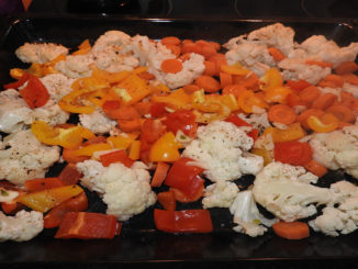 Gebackener Blumenkohl mit Paprika und Möhren auf Kochen-verstehen.de
