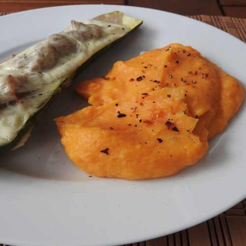 Gefüllte Zucchini mit Süßkartoffelbrei auf Kochen-verstehen.de