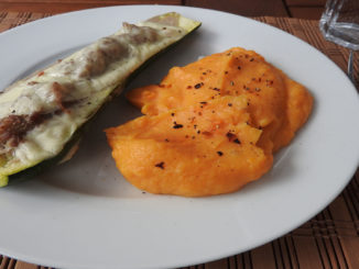 Gefüllte Zucchini mit Süßkartoffelbrei auf Kochen-verstehen.de