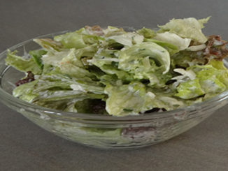 Grüner Salat mit Joghurt-Dressing auf Kochen-verstehen.de