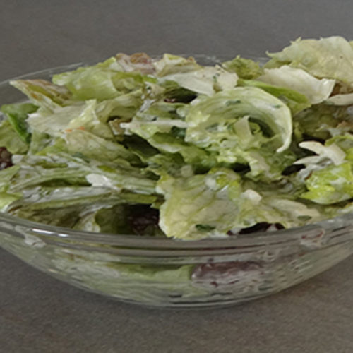 Grüner Salat mit Joghurt-Dressing auf Kochen-verstehen.de