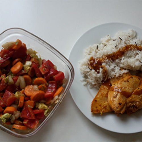 Hähnchen mit Reis und Gemüsesalat (Rezept mit Bild) auf Kochen-verstehen.de