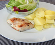 Pute mit Kartoffeln und Salat