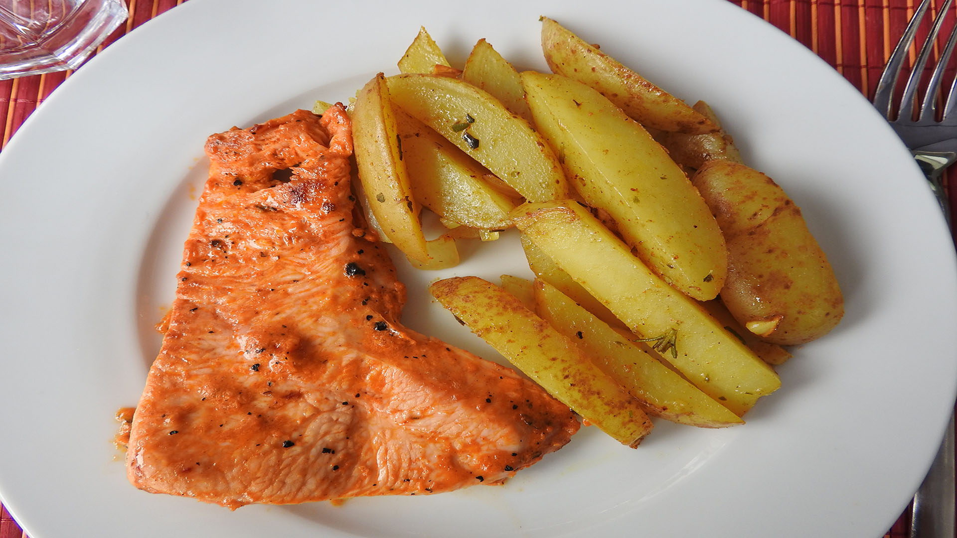 Kartoffelspalten mit Hähnchenfilet | Kochen-verstehen.de