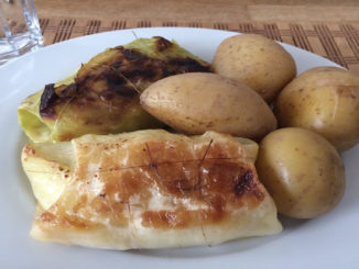 Kohlrouladen mit gekochten Kartoffeln auf Kochen-verstehen.de