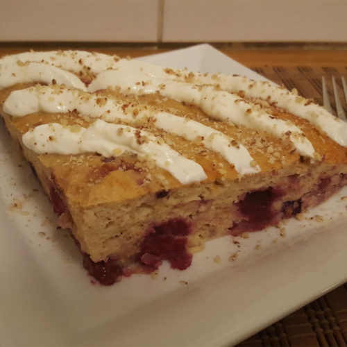 Kuchen mit Früchten und Magerquarktopping auf Kochen-verstehen.de