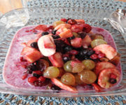 Obstsalat in Himbeershake