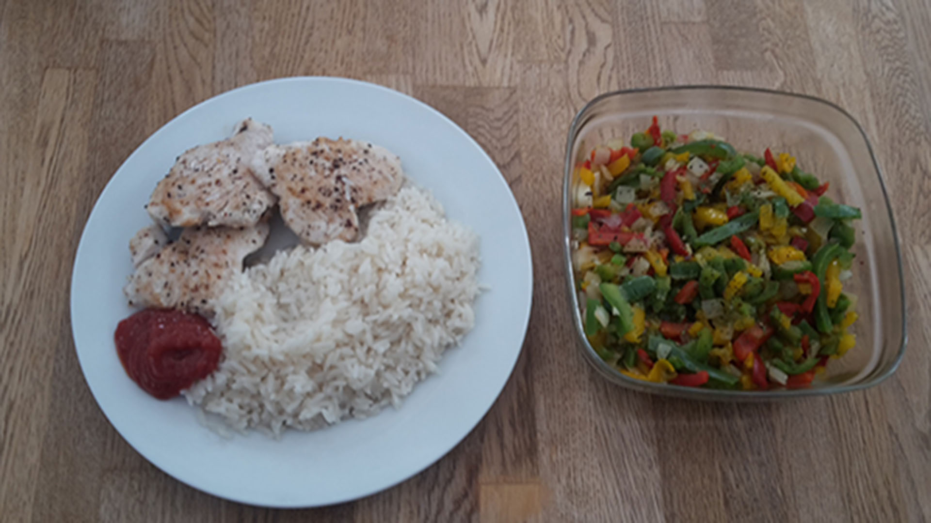 Paprika mit Hähnchen und Reis | Kochen-verstehen.de
