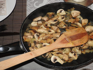 Pilzpfanne mit Zwiebeln auf Kochen-verstehen.de