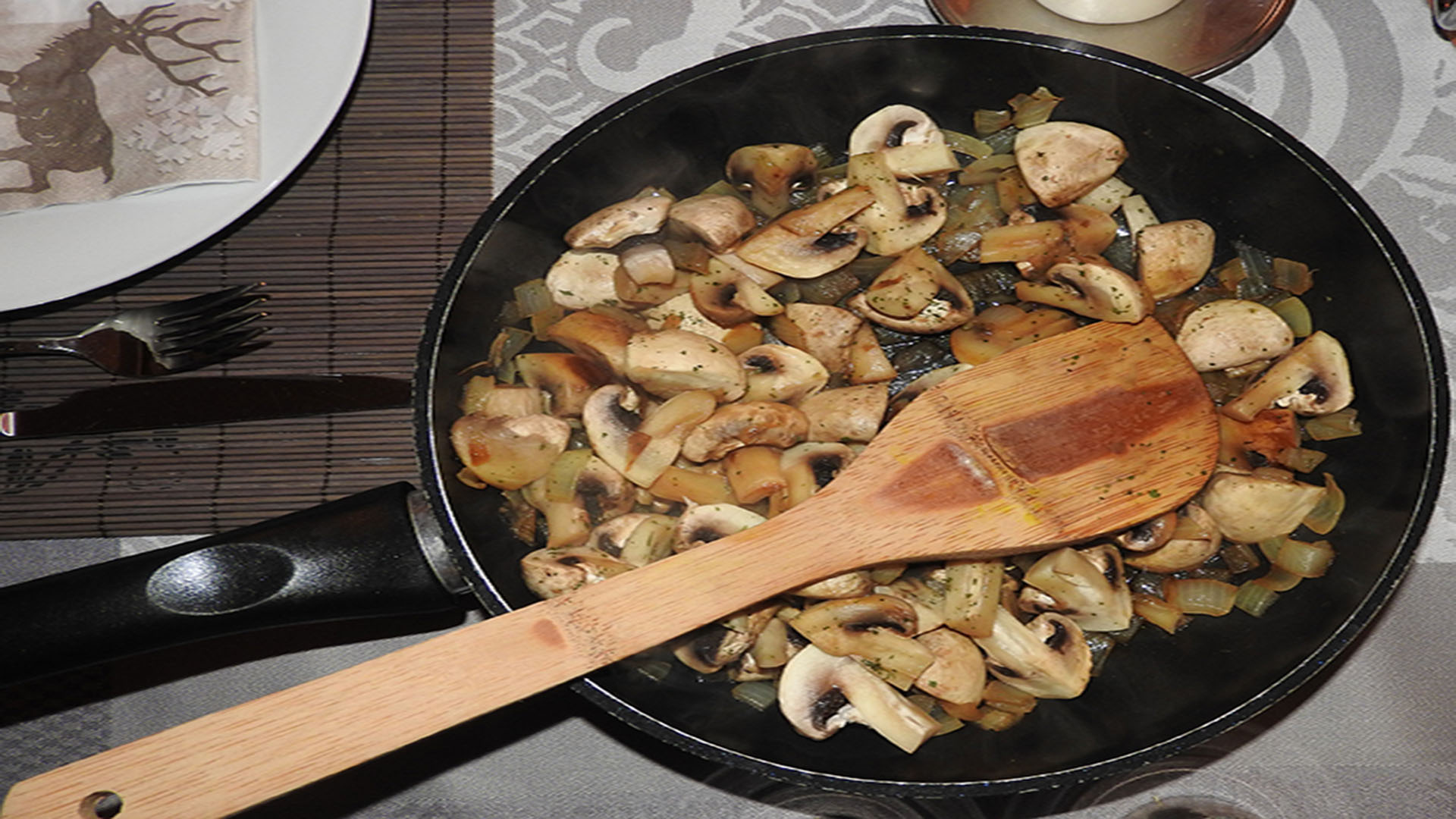 Pilzpfanne mit Zwiebeln | Kochen-verstehen.de