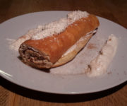 Protein-Biskuitrolle mit Karamellcreme (Rezept mit Bild) auf Kochen-verstehen.de