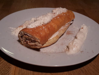 Protein-Biskuitrolle mit Karamellcreme (Rezept mit Bild) auf Kochen-verstehen.de