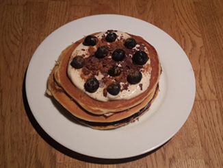 Protein-Pancakes mit Ka­ra­mell­creme (Rezept mit Bild) auf Kochen-verstehen.de