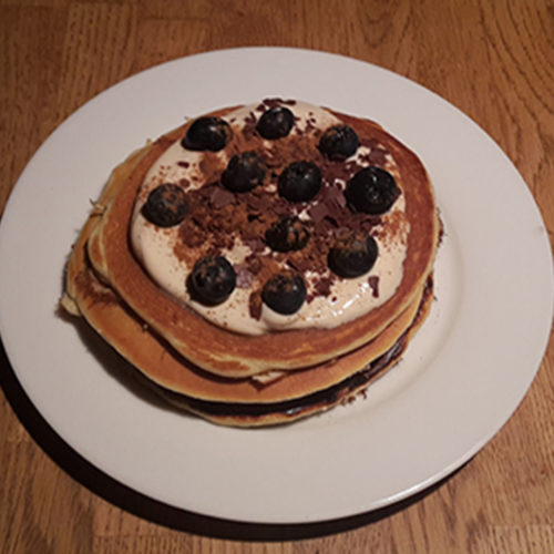 Protein-Pancakes mit Ka­ra­mell­creme (Rezept mit Bild) auf Kochen-verstehen.de