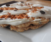 Protein-Waffeln mit Magerquark-Creme auf Kochen-verstehen.de