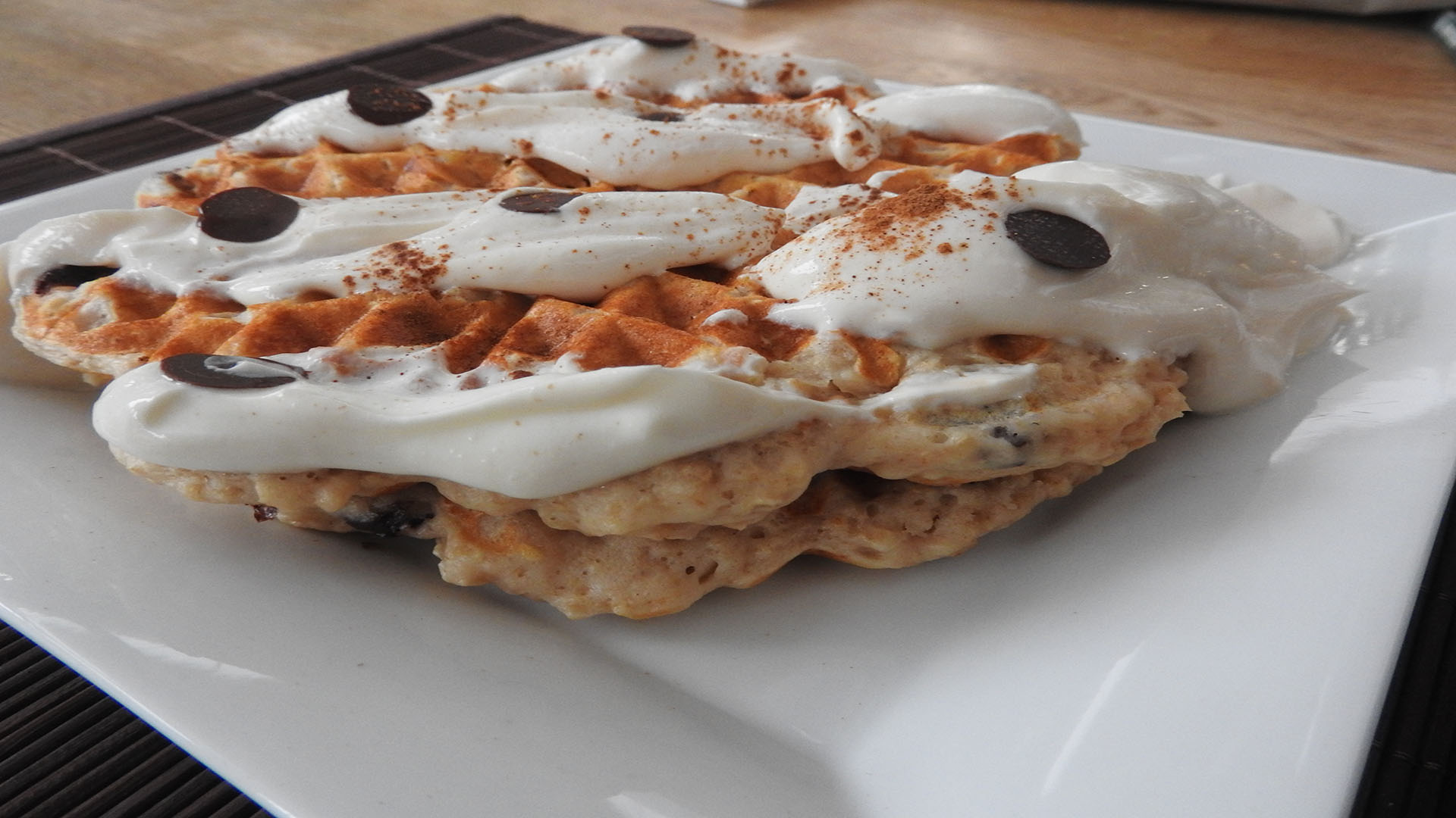 Protein-Waffeln mit Magerquark-Creme (Rezept mit Bild) | Kochen ...