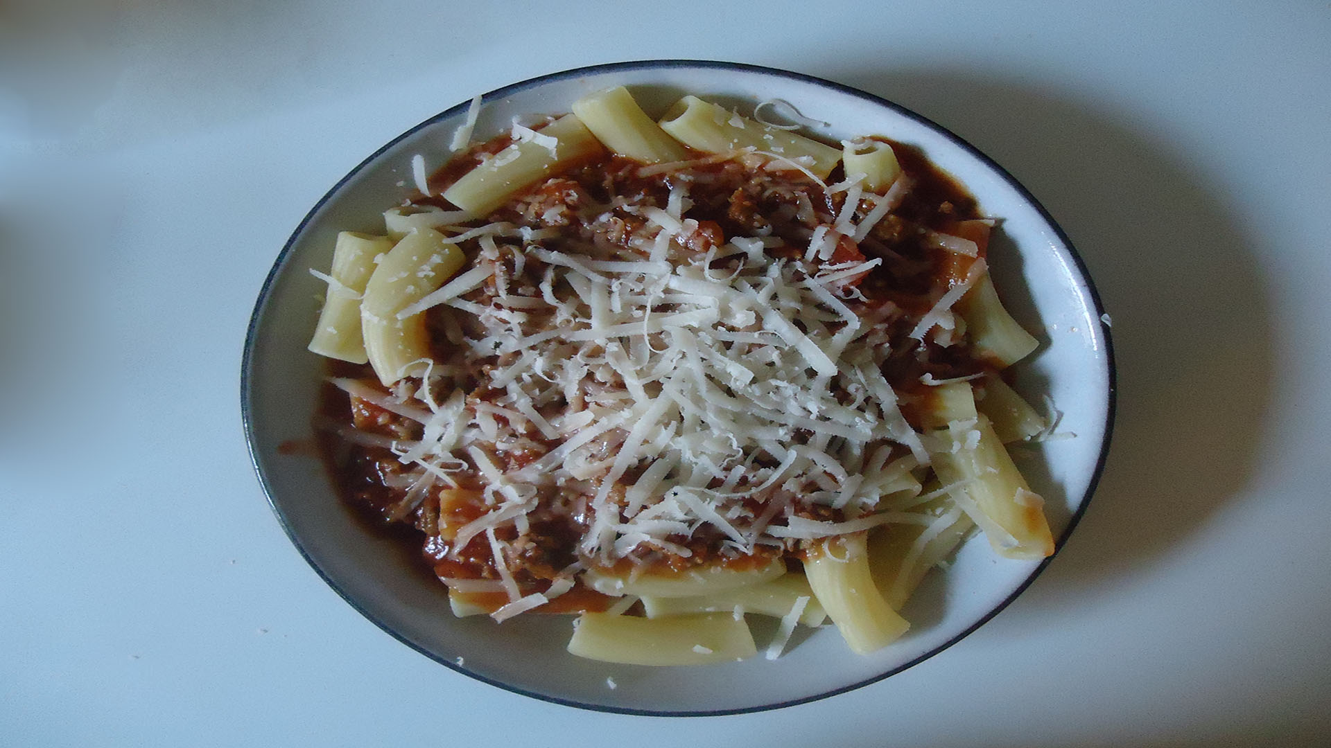 Rigatoni mit Bolognese-Sauce | Kochen-verstehen.de