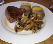 Rindersteak mit Kartoffeln und Pilzen (Rezept mit Bild) auf Kochen-verstehen.de