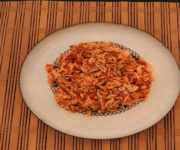 Reis mit Schinken und Tomatensauce