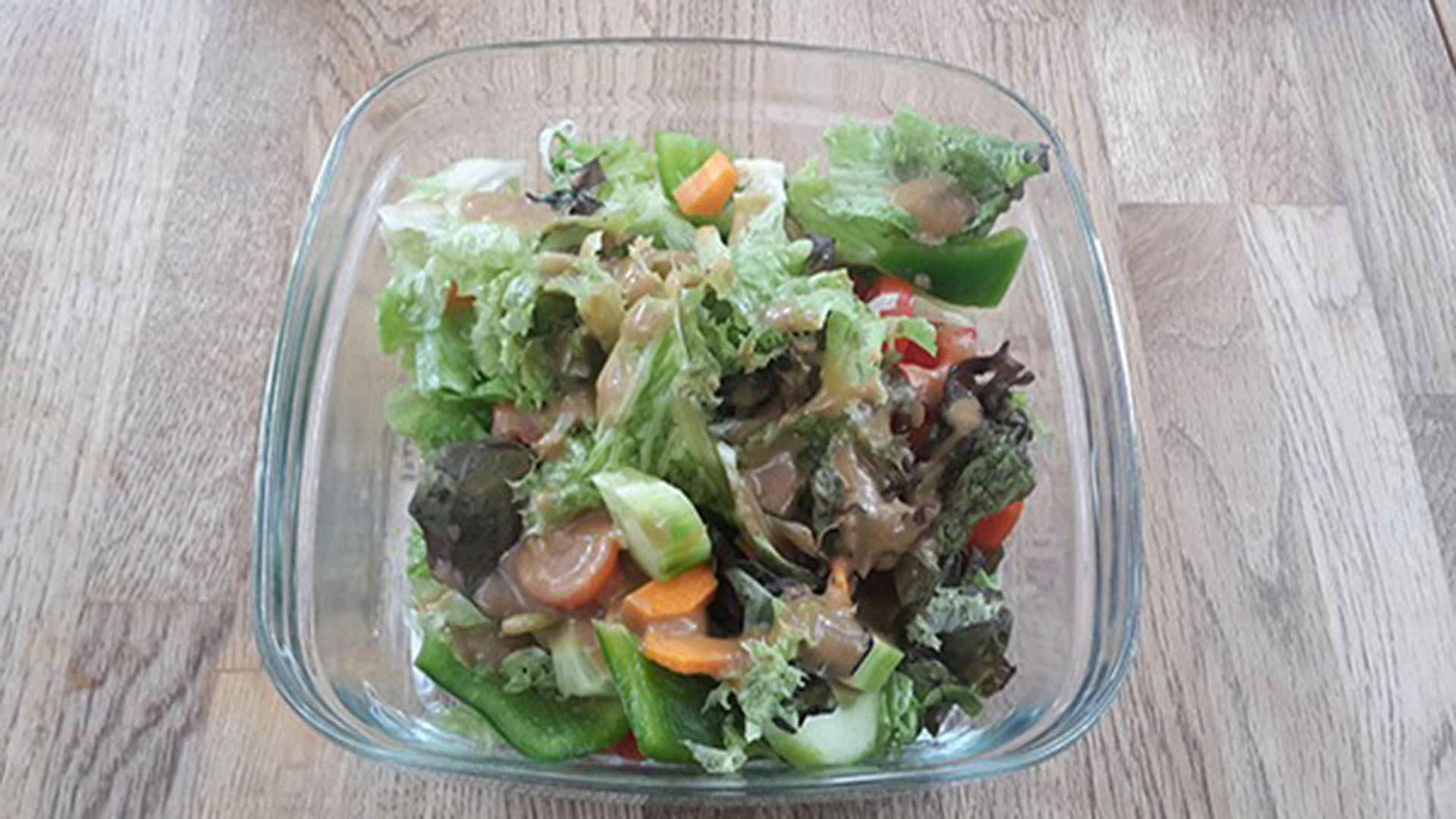 Salat mit Honig-Senf-Dressing | Kochen-verstehen.de