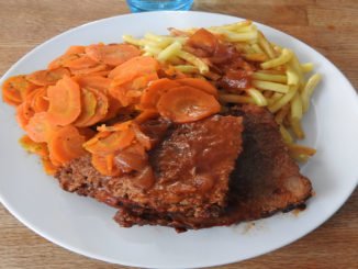 Steakbraten mit Möhren und Nudeln auf Kochen-verstehen.de