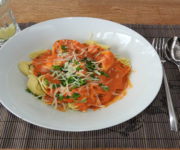 Tortellini mit Tomatensauce
