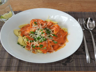 Tortellini mit Tomatensauce auf Kochen-verstehen.de