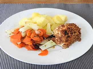 Vollkornschnitzel mit Möhren und Kartoffeln